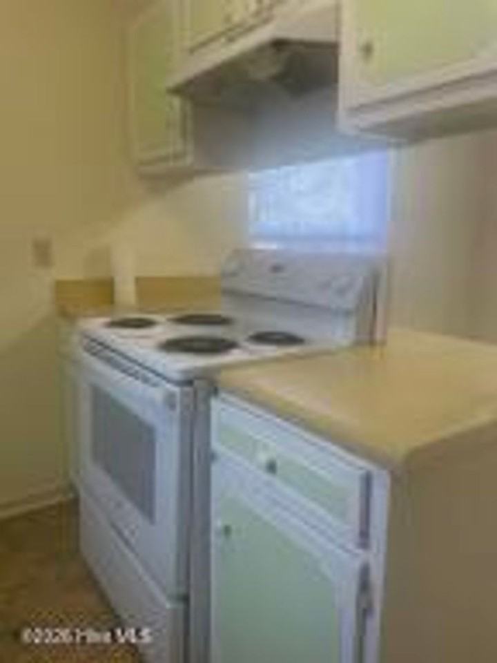4110 White Pine Ct - Photo 4 of 15