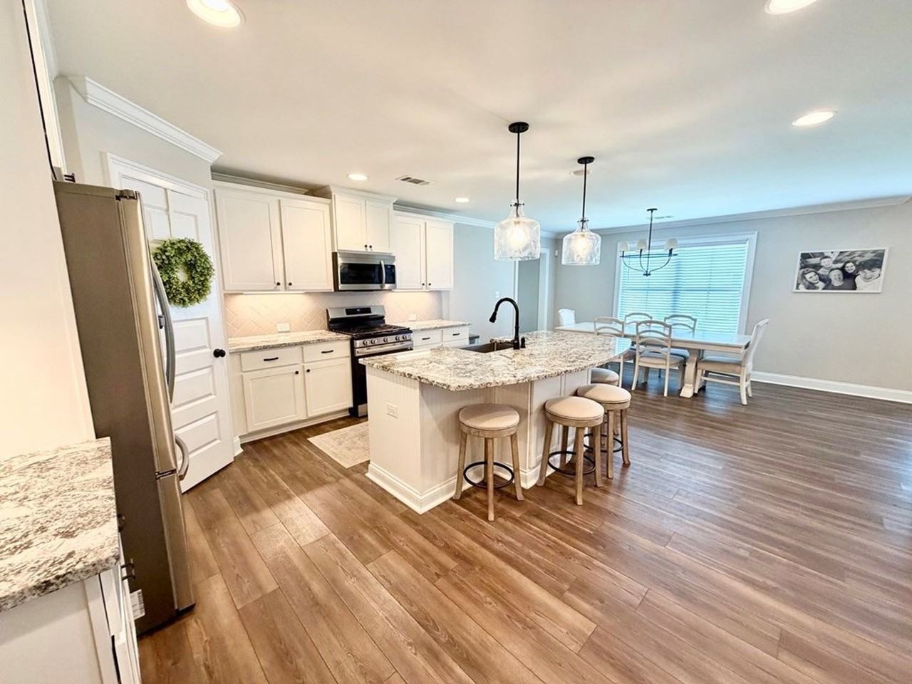 111 Ananias St - Photo 4 of 19