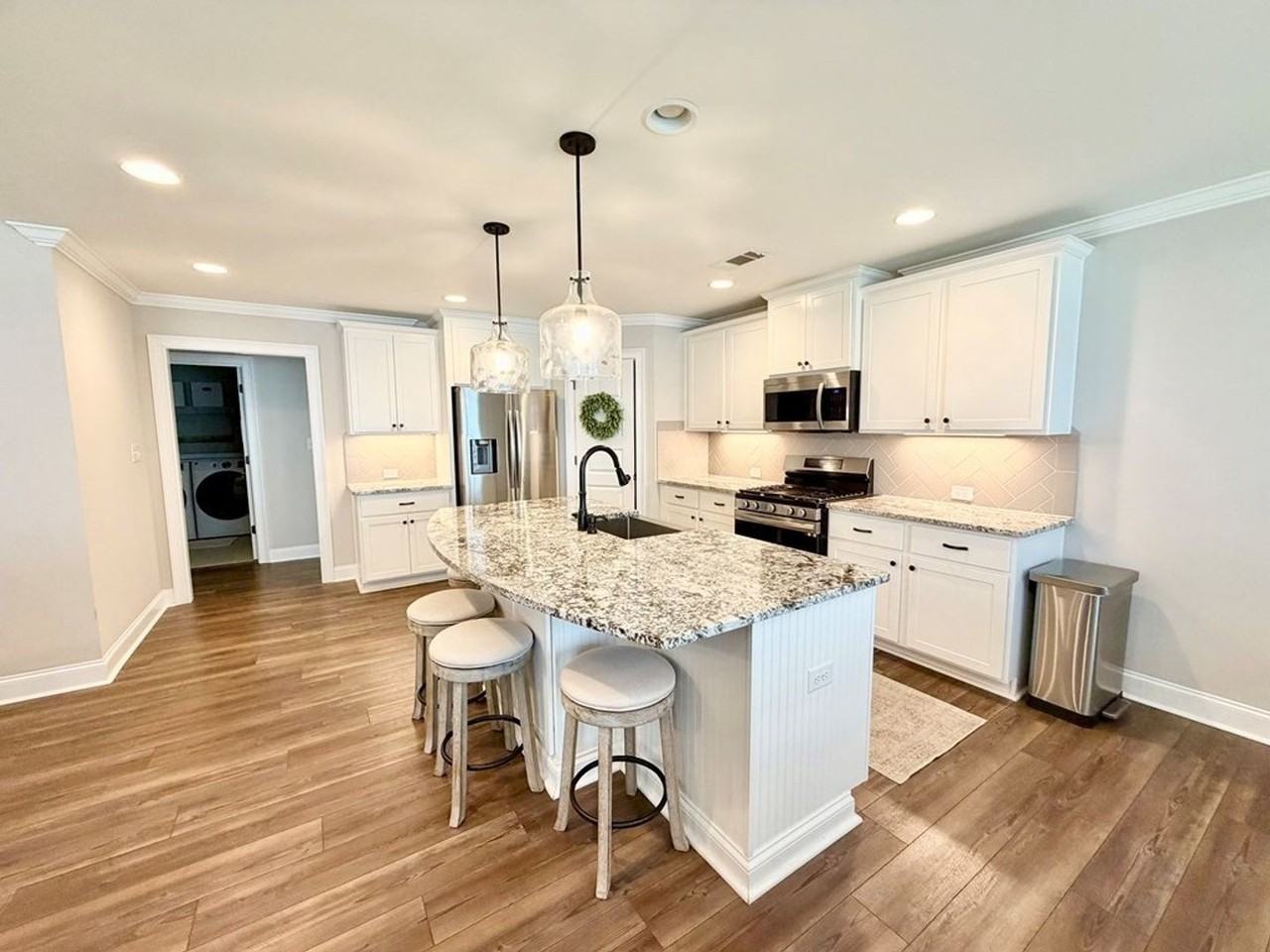 111 Ananias St - Photo 5 of 19