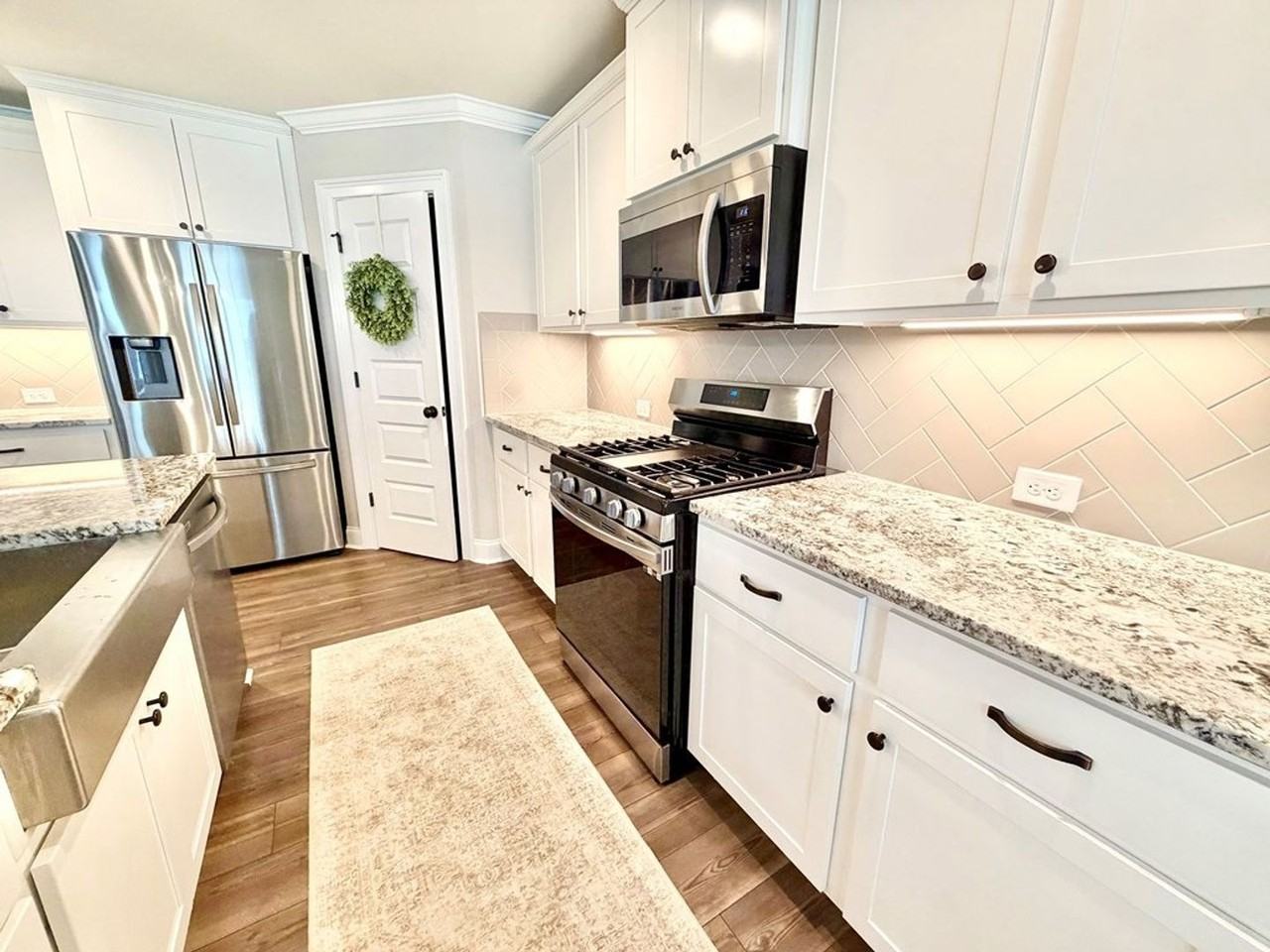 111 Ananias St - Photo 7 of 19