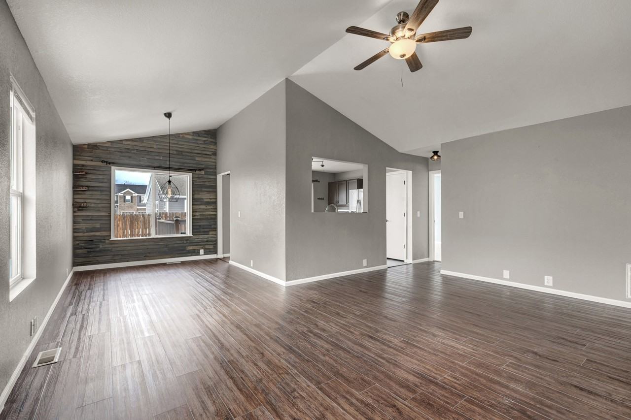 12533 Pine Valley Cir #1 - Photo 3 of 24