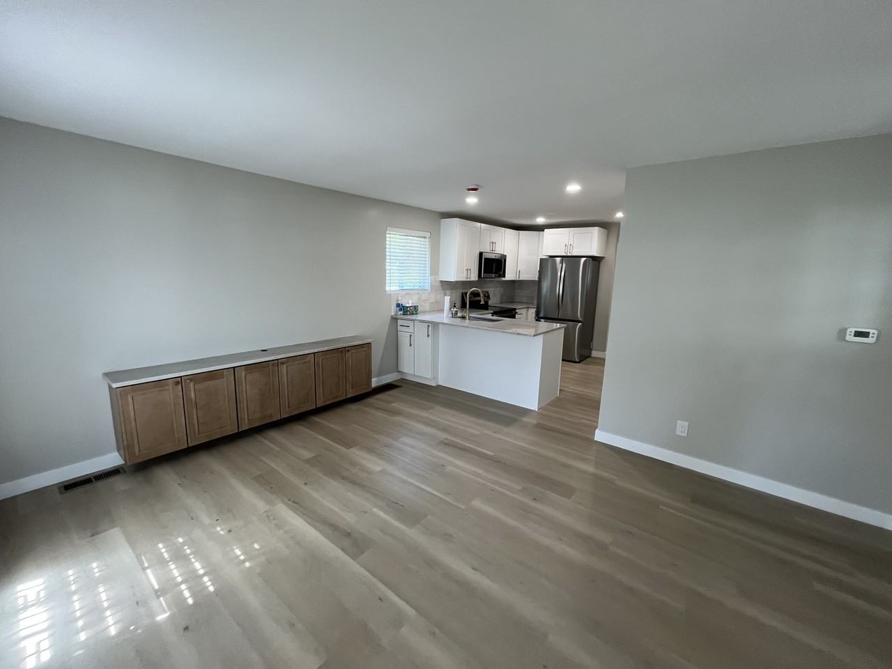 1649 Roslyn St - Photo 7 of 21