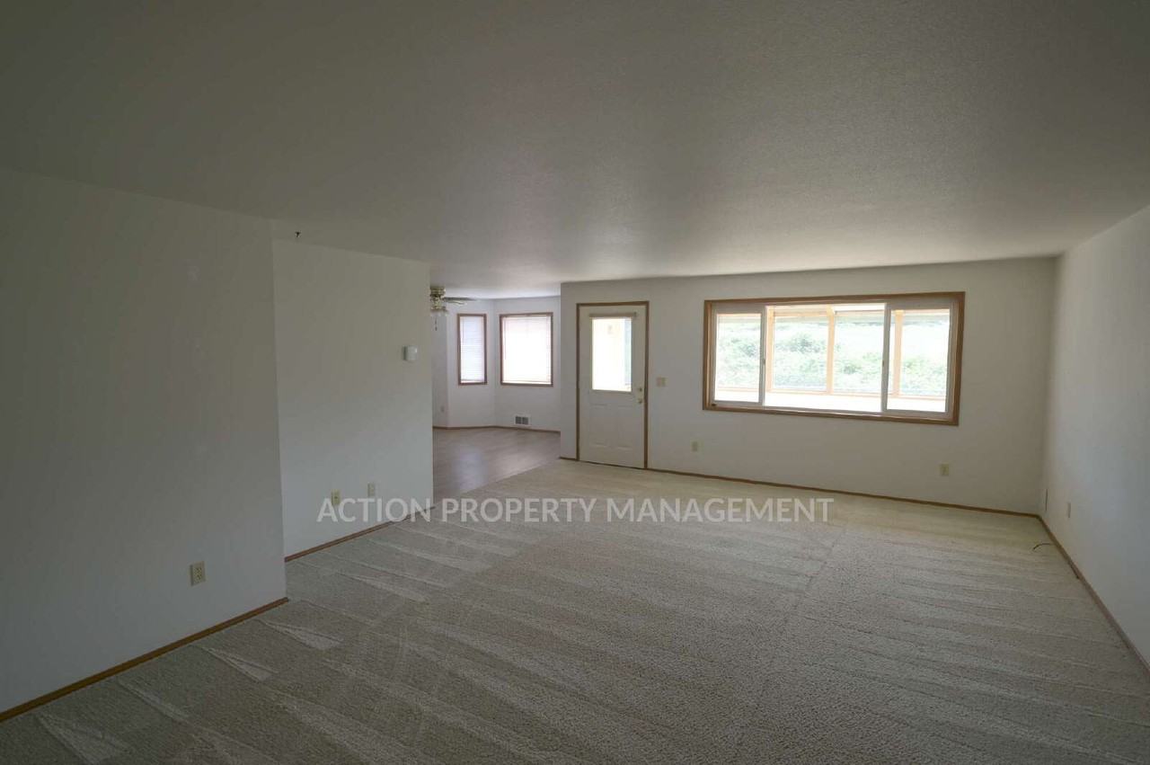 431 W Salal Pl - Photo 3 of 27