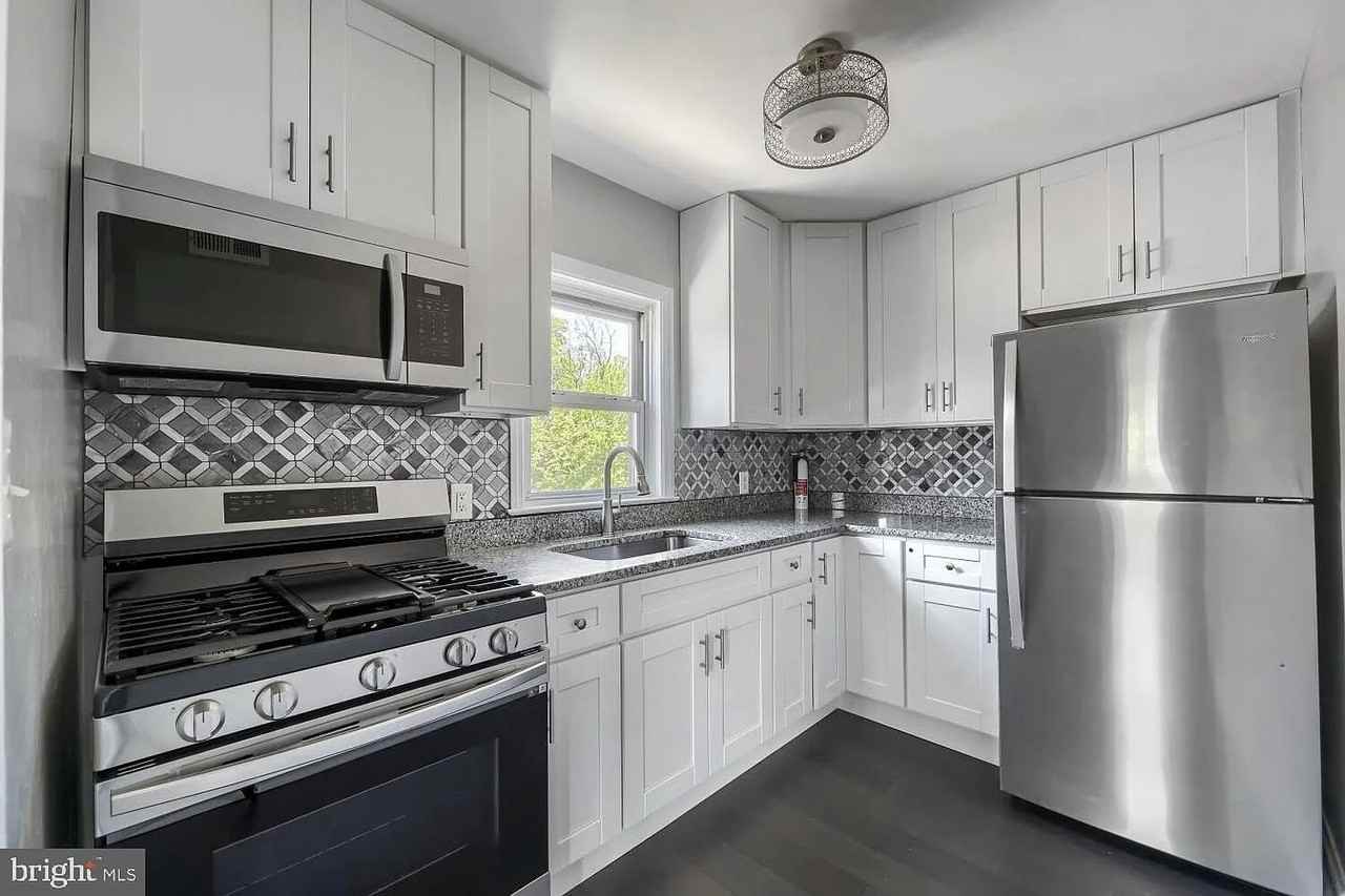 2908 Clearview Avenue, Unit 2 - Photo 2 of 12