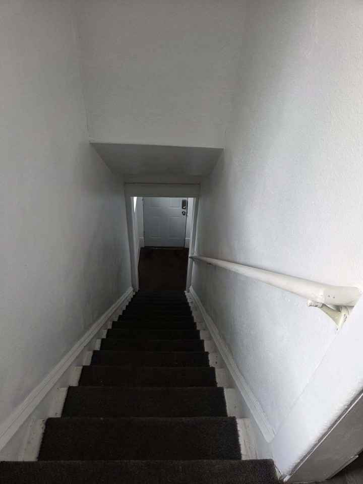 223 Robie St E Unit 2 - Photo 2 of 27