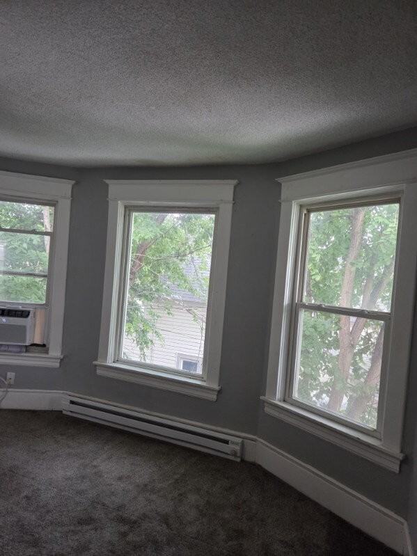 223 Robie St E Unit 2 - Photo 4 of 27