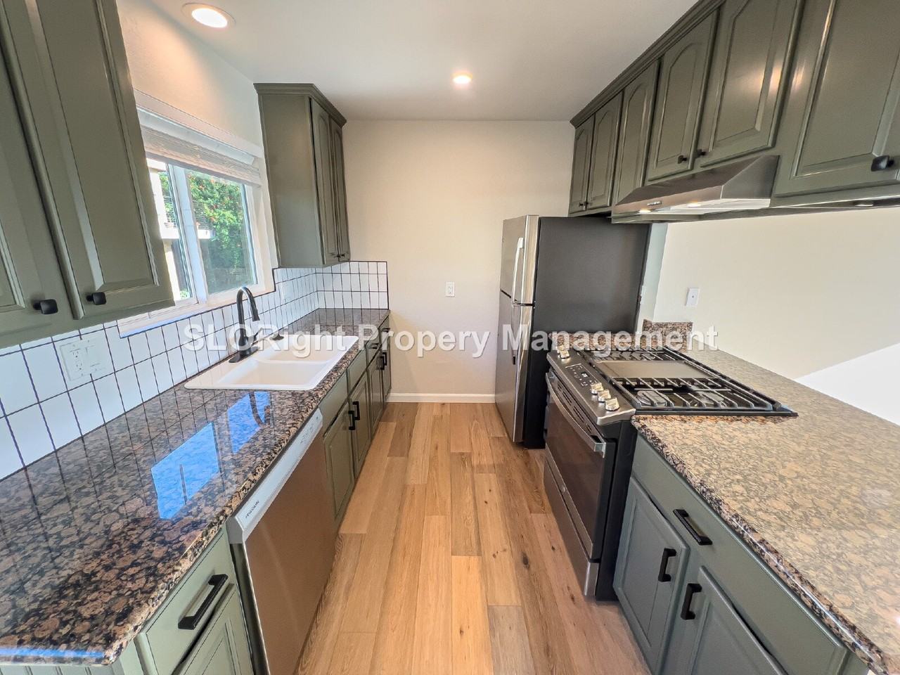 125 Terrace Ave - Photo 4 of 10