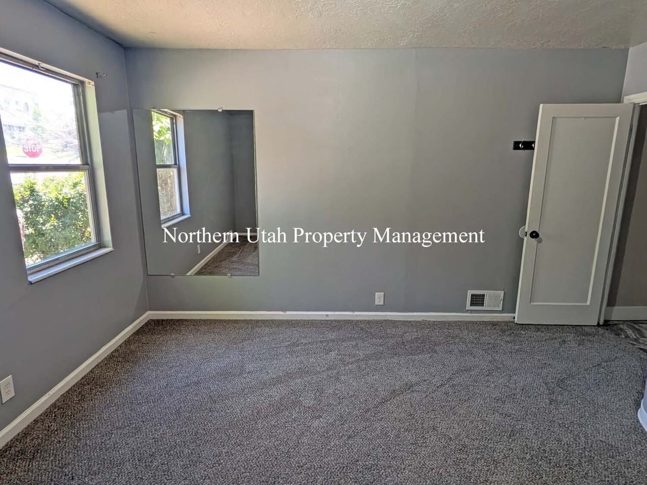 1132 30th St - Photo 7 of 11