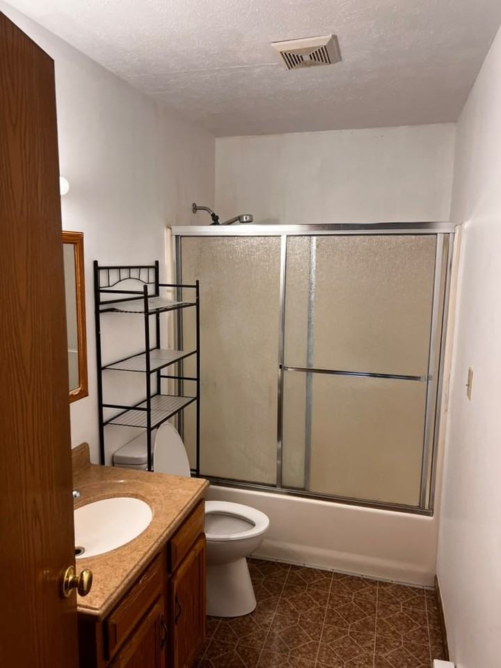 8 Sunrise Drive, Unit B - Photo 5 of 7