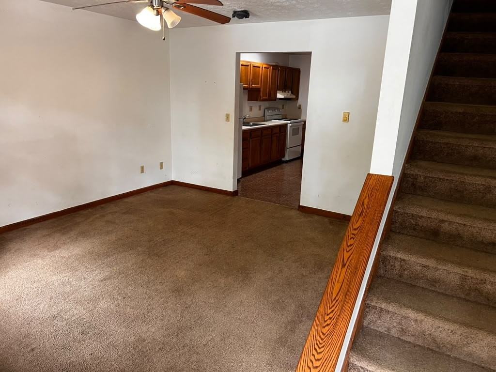 8 Sunrise Drive, Unit B - Photo 6 of 7
