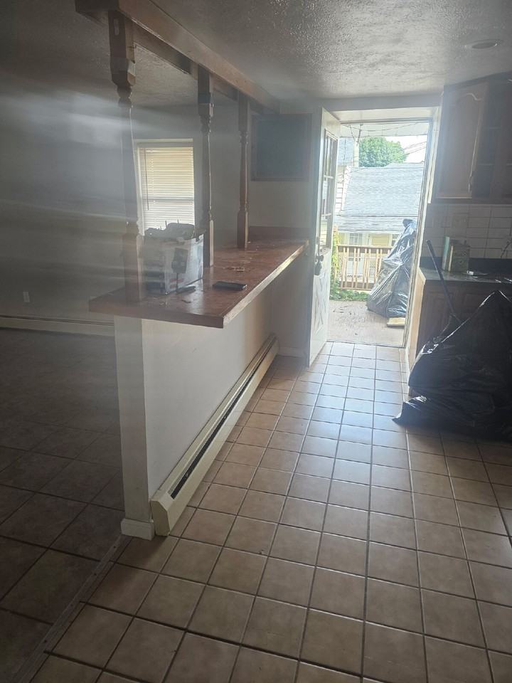 81 Nesbitt St - Photo 4 of 10