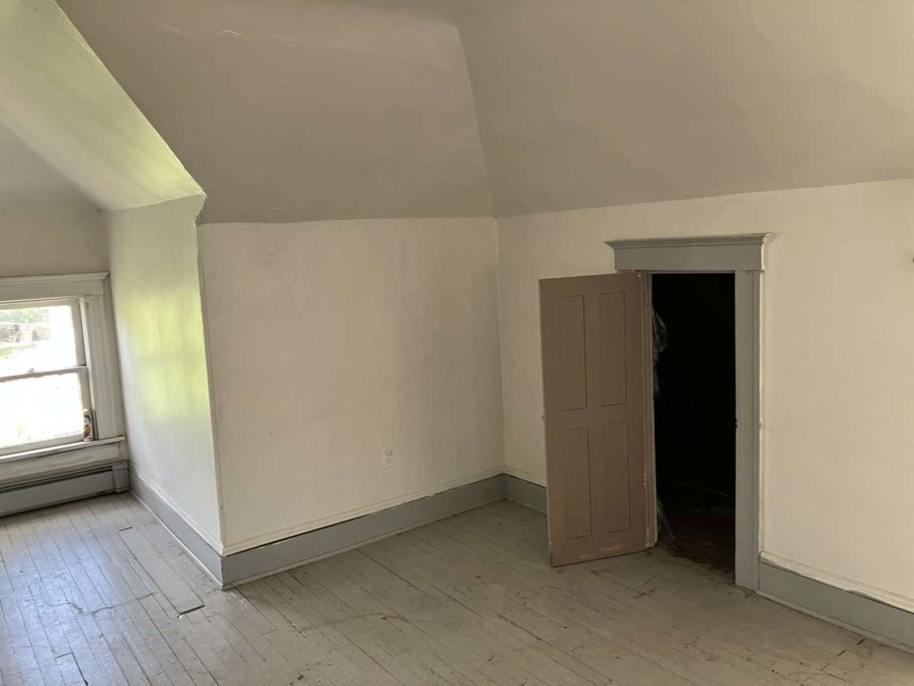 495 Carey Ave - Photo 2 of 15