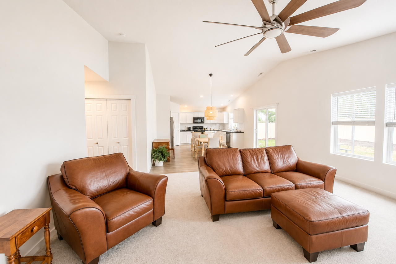 15409 Hogback Way - Photo 3 of 12
