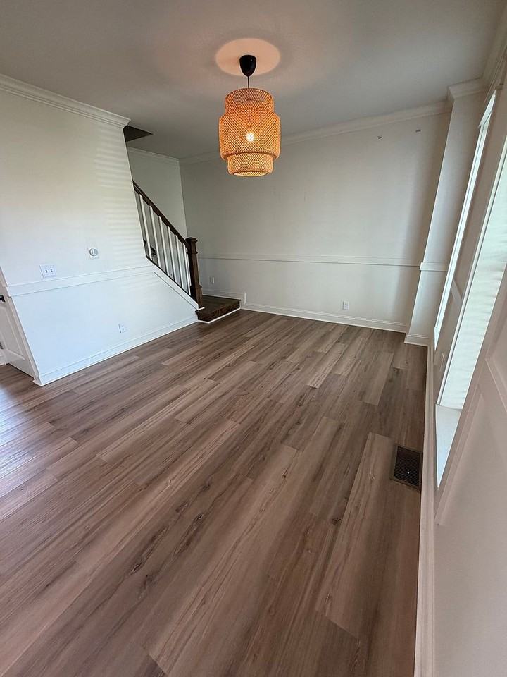 1262 Indianola Ave - Photo 4 of 21
