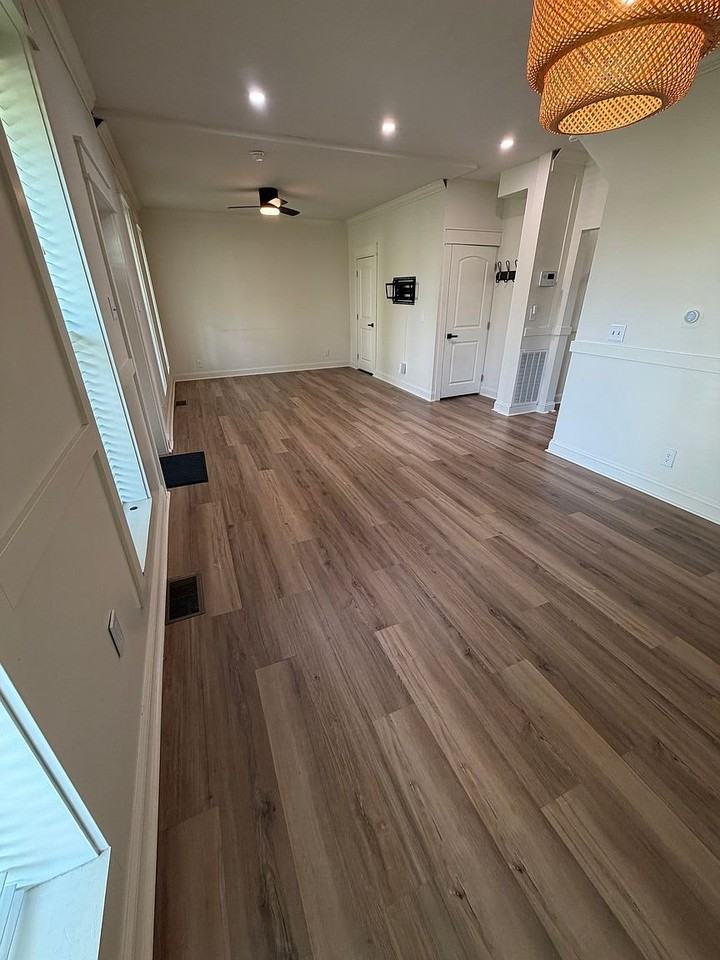 1262 Indianola Ave - Photo 5 of 21