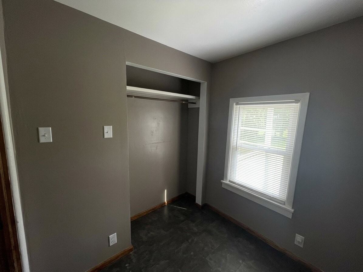 9430 Bristol Ave - Photo 3 of 8