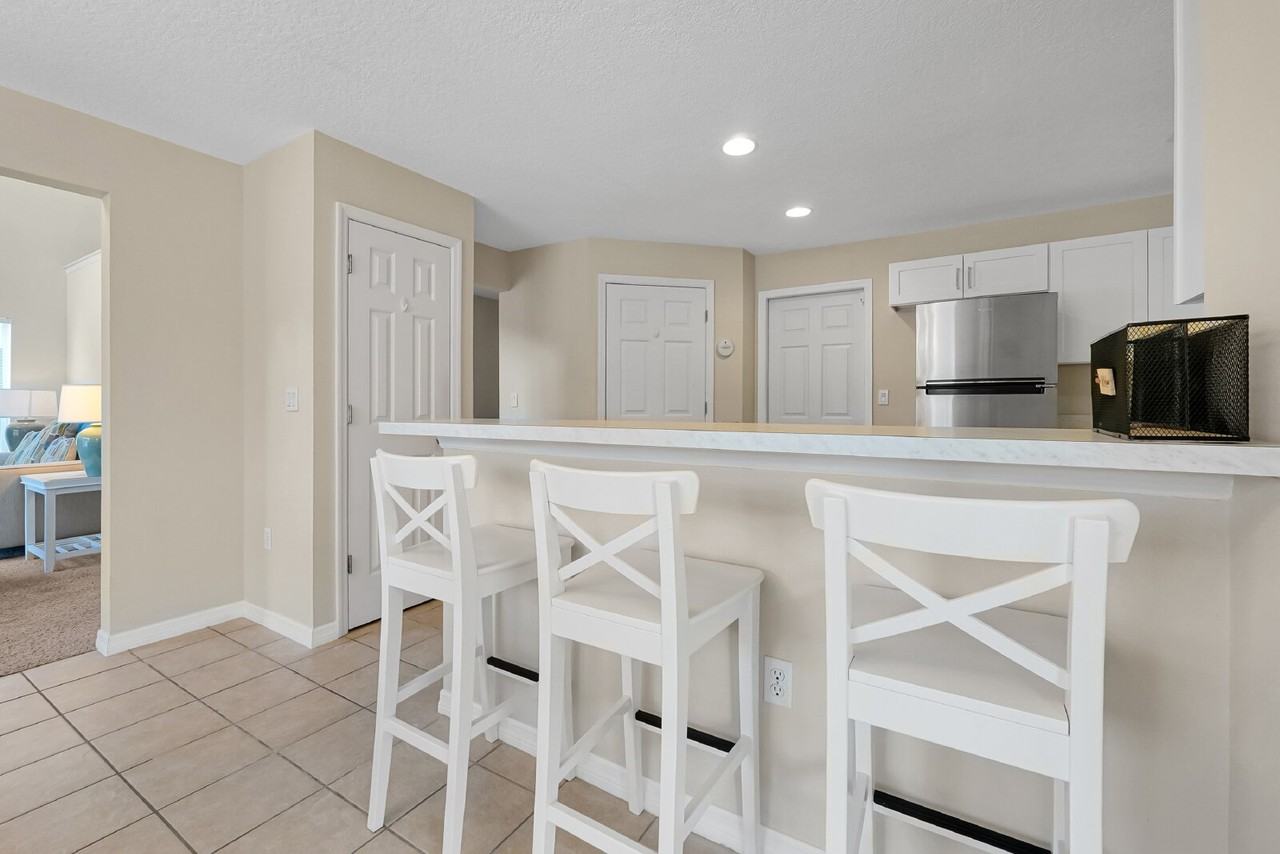 441 Robin Rd - Photo 7 of 50