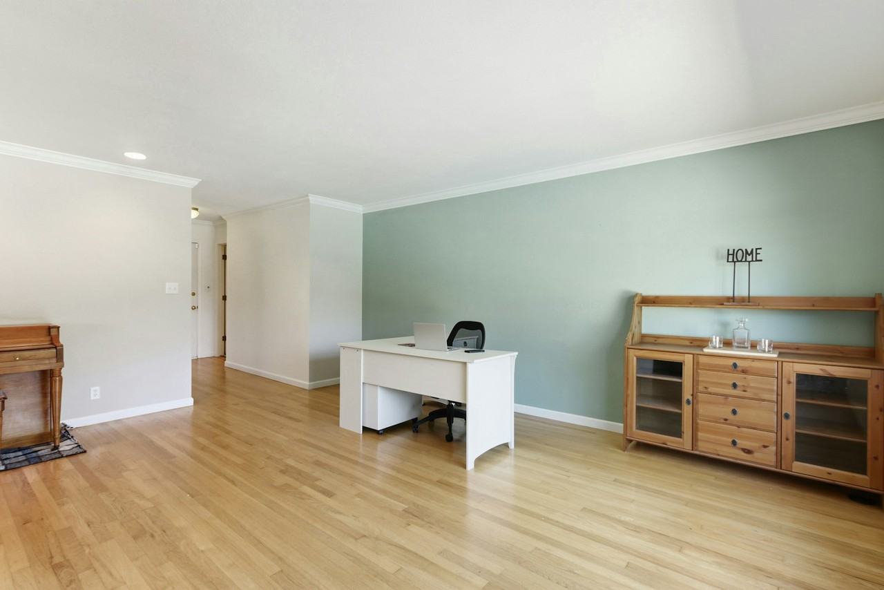 3201 Bonita Dr - Photo 4 of 17