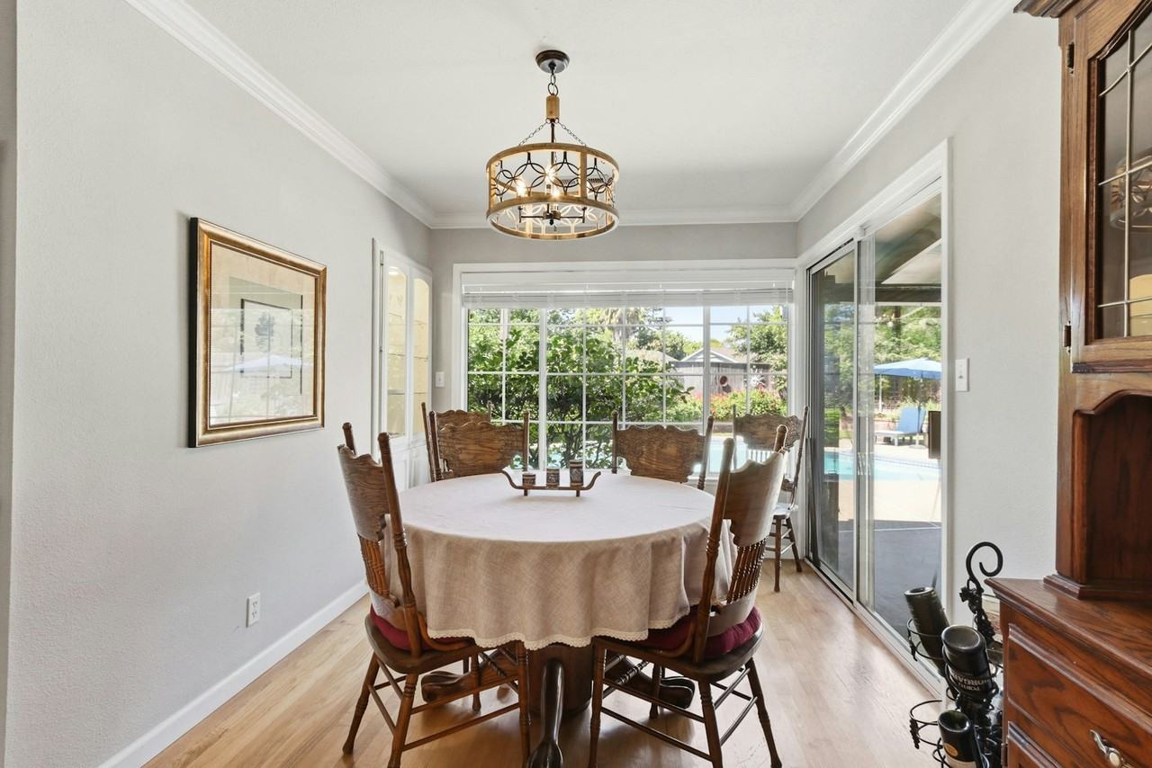 3201 Bonita Dr - Photo 5 of 17