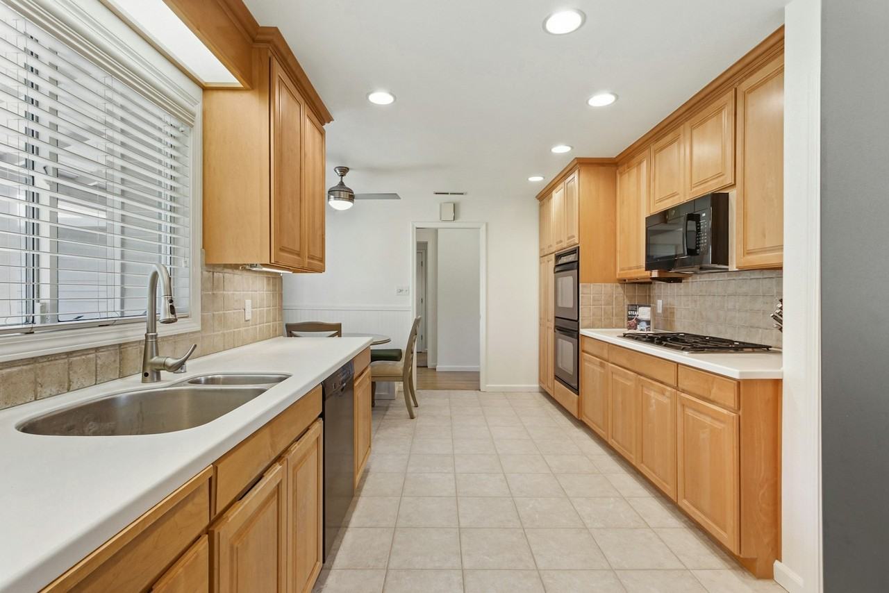 3201 Bonita Dr - Photo 6 of 17