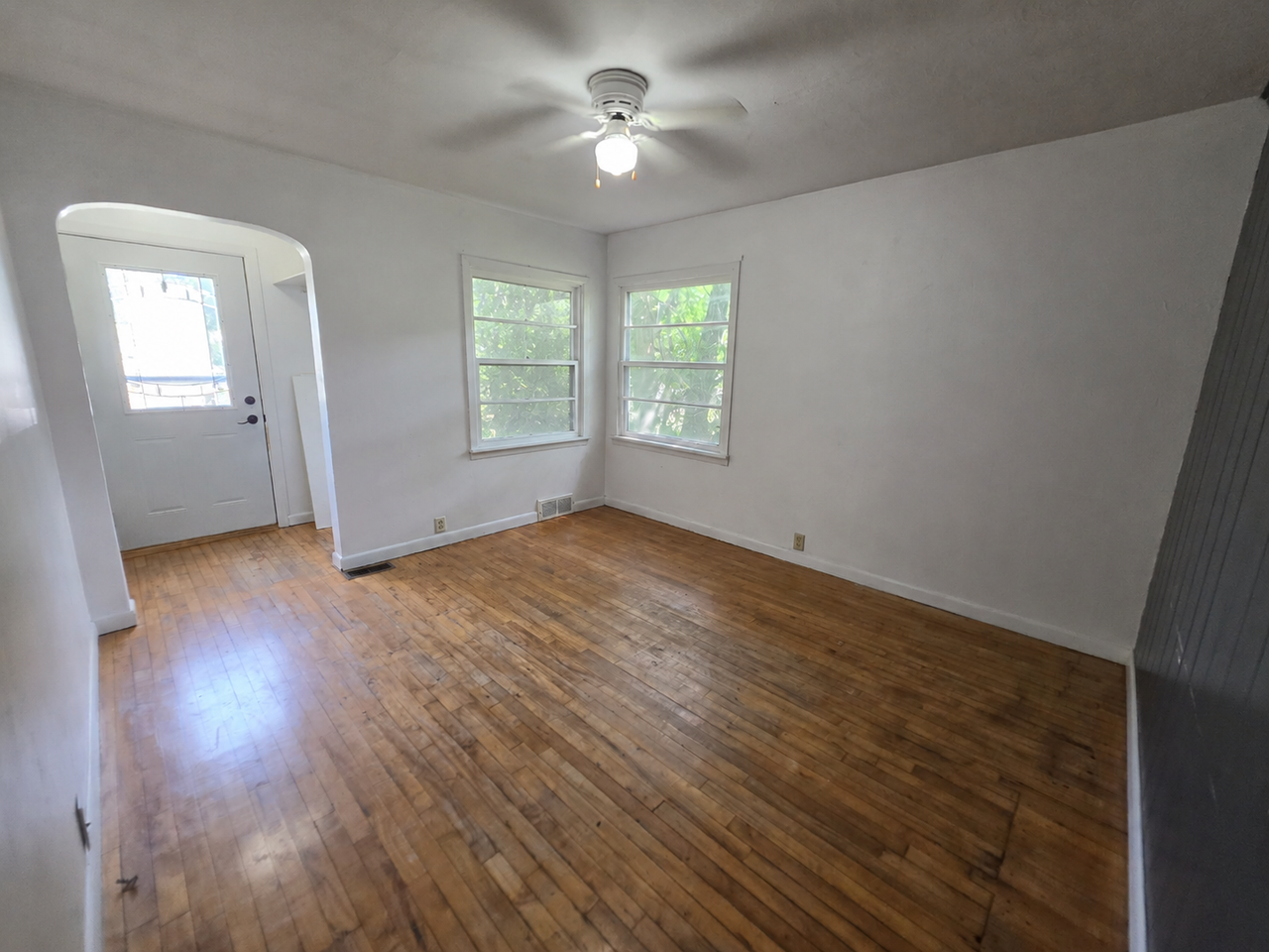 609 Bolles St - Photo 3 of 18