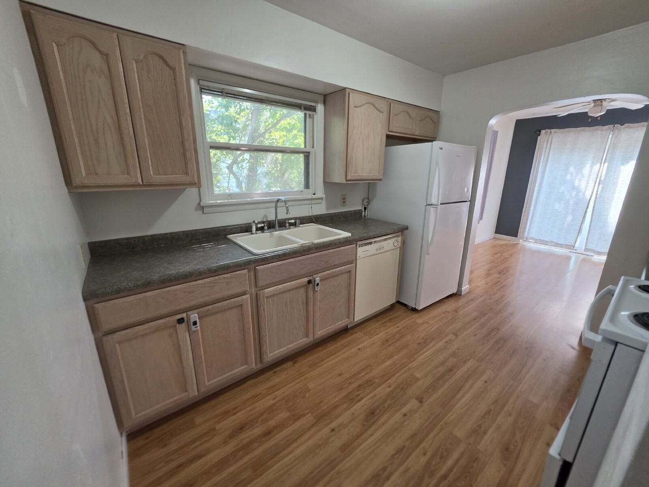 609 Bolles St - Photo 4 of 18