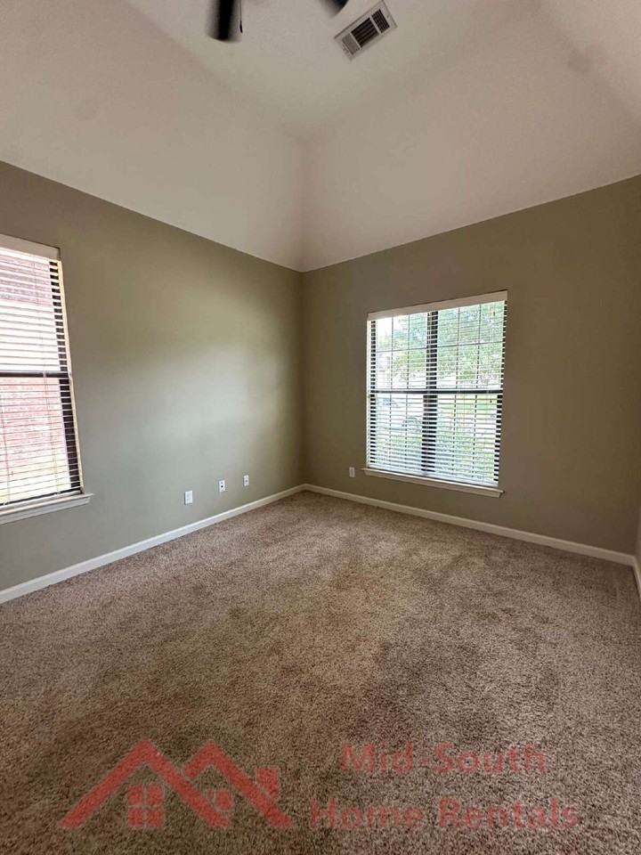 12430 Dusty Field Rd - Photo 4 of 32