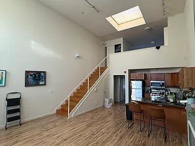 950 Harrison St - Photo 2 of 16