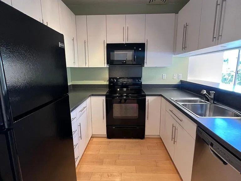 2040 Sutter St - Photo 7 of 11