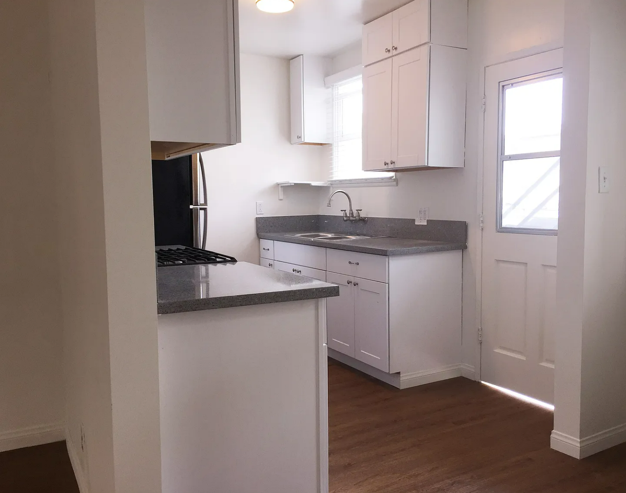 10964 Venice Blvd - Photo 5 of 15