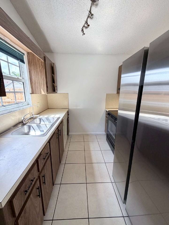 8715 Pluto Ter - Photo 5 of 16