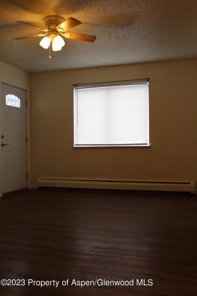 736 Bennett Ave - Photo 3 of 9