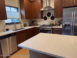 featured image of 933 Main St