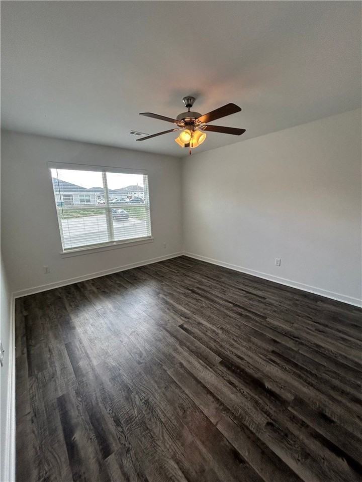 636 Hidden Springs Dr #3 - Photo 3 of 14