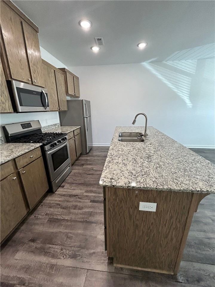 636 Hidden Springs Dr #3 - Photo 5 of 14