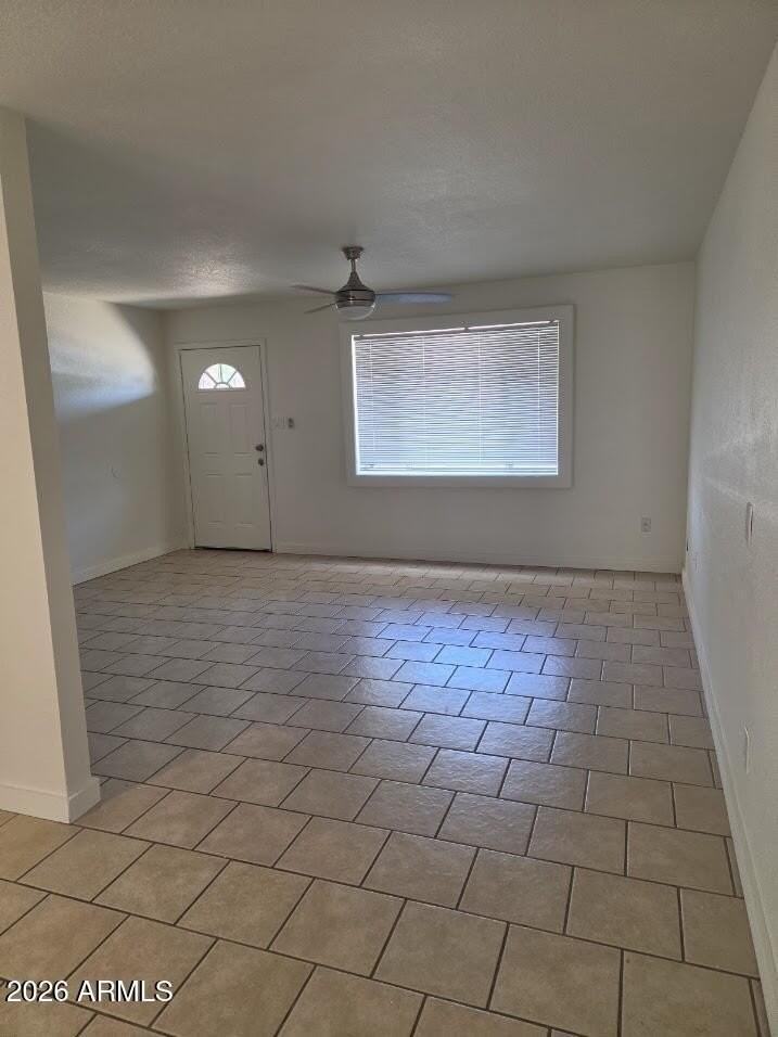 35 E Fairmont Dr - Photo 4 of 24