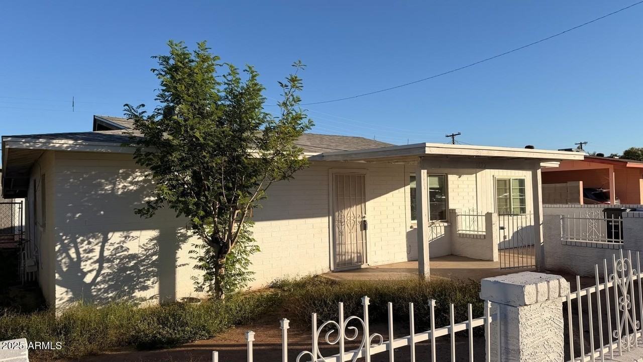 3622 W Sunland Ave - Photo 2 of 25