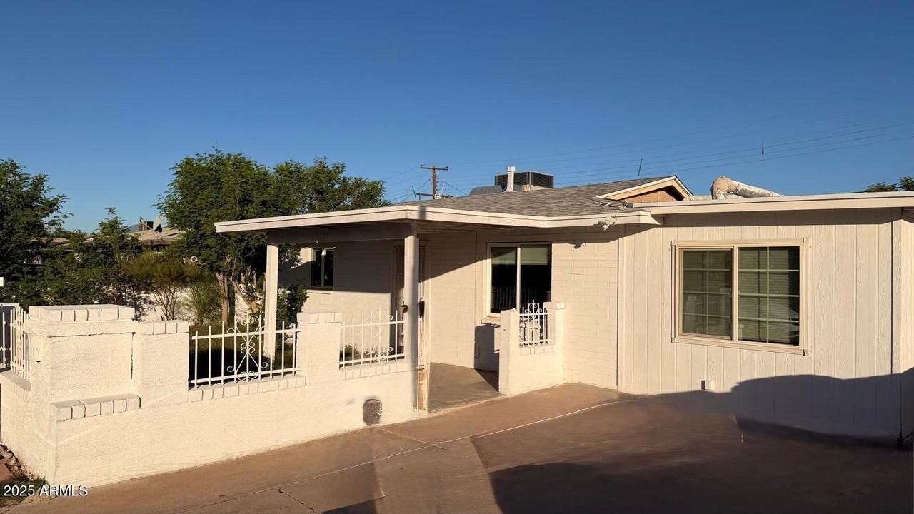 3622 W Sunland Ave - Photo 3 of 25