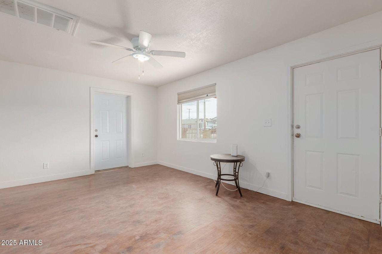3622 W Sunland Ave - Photo 4 of 25
