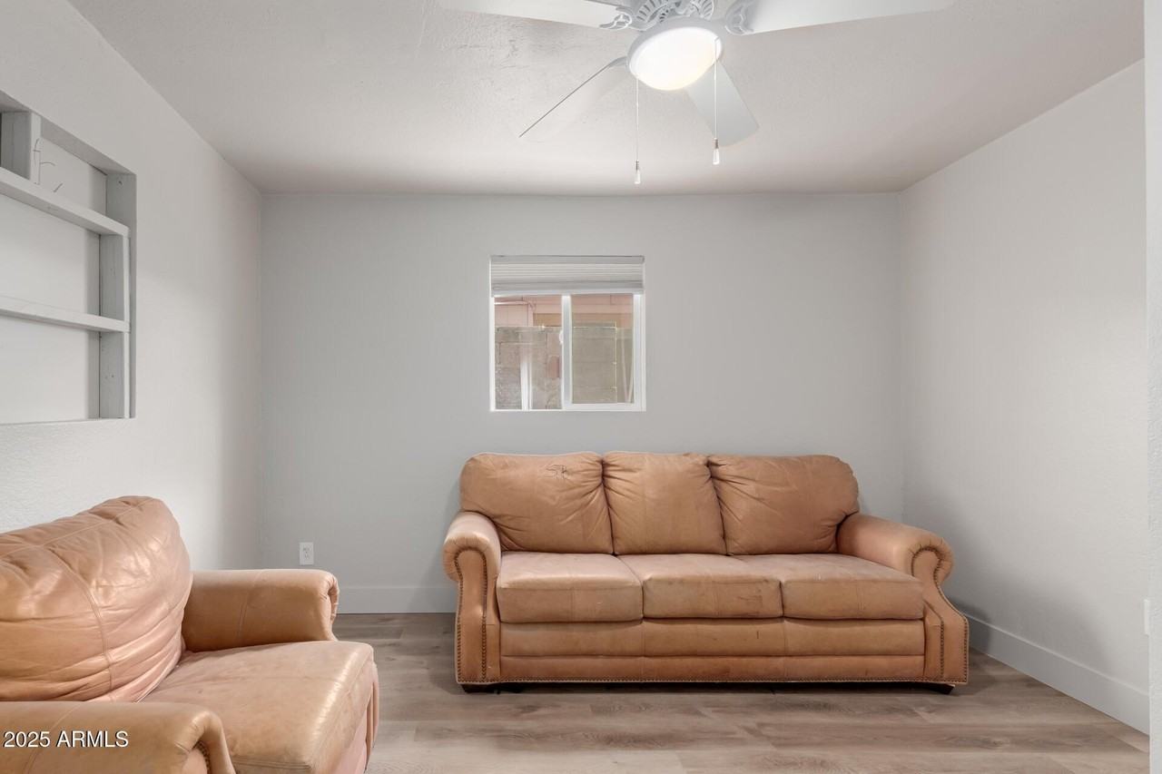 3622 W Sunland Ave - Photo 6 of 25