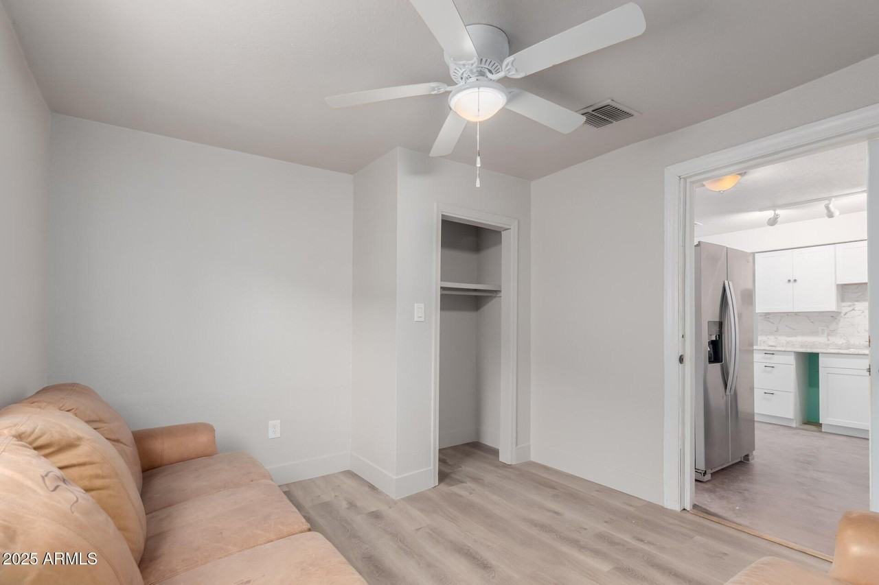3622 W Sunland Ave - Photo 7 of 25