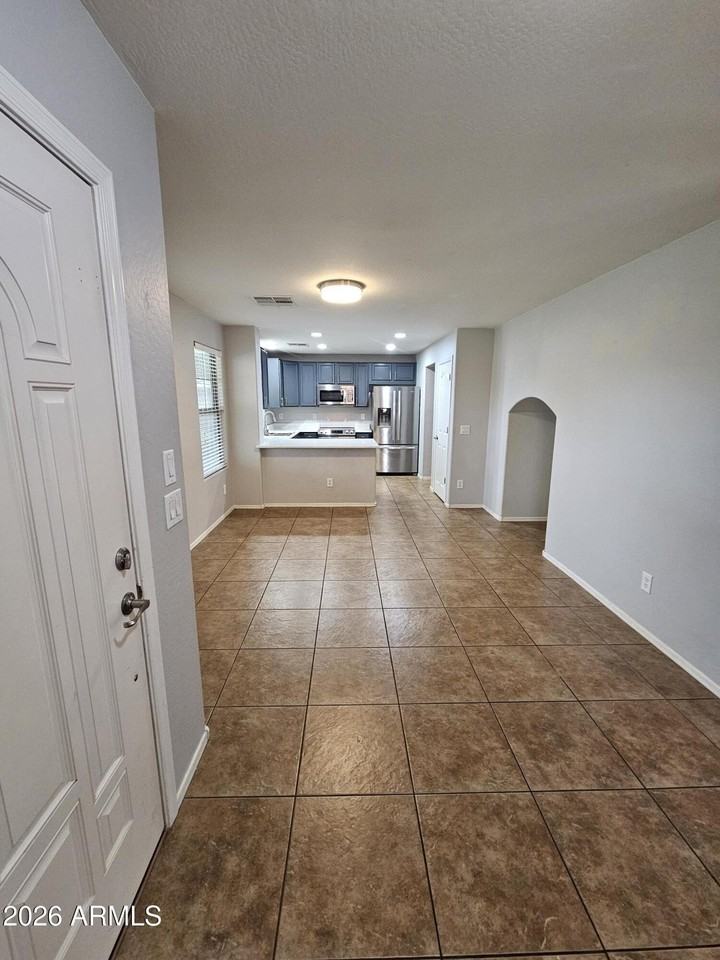 1638 S Martingale Rd - Photo 4 of 22