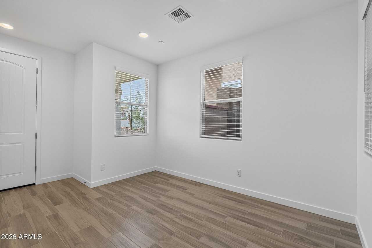 2779 N Claire Dr - Photo 5 of 26