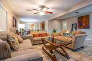 featured image of 1332 W 6th St