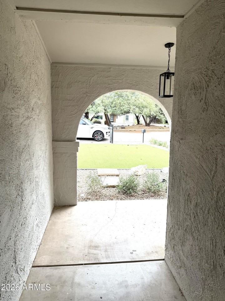 5924 E North Ln - Photo 3 of 49