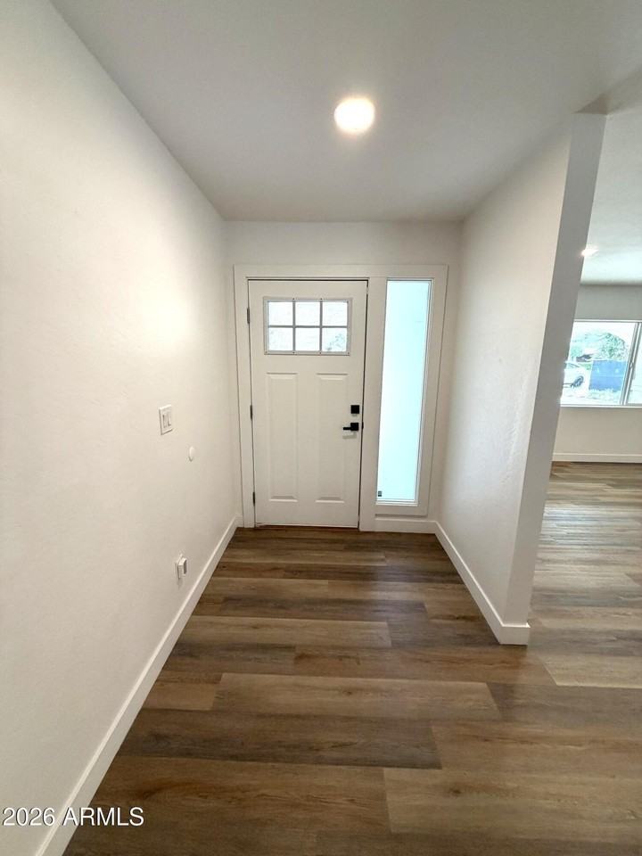 5924 E North Ln - Photo 4 of 49