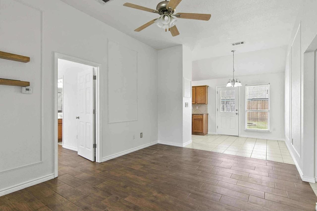 5775 Shadowbend Cir S - Photo 4 of 22