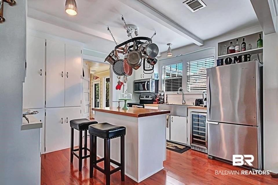 3376 Washington Ave - Photo 4 of 23