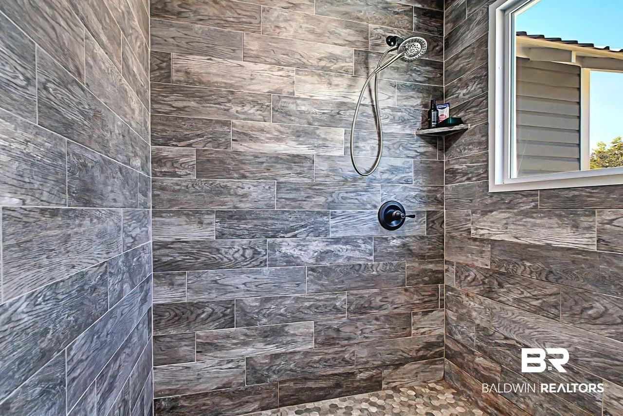 3376 Washington Ave - Photo 7 of 23