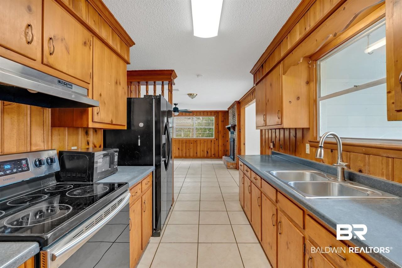 6425 Village Point Dr - Photo 5 of 21